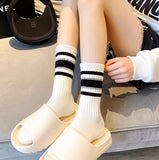 Sohiwoo Harajuku Striped Socks for Woman Men Street Hip Hop Skateboard Breathable Fashion Mid Tube Couple Sports Socks Random Color 2PCS